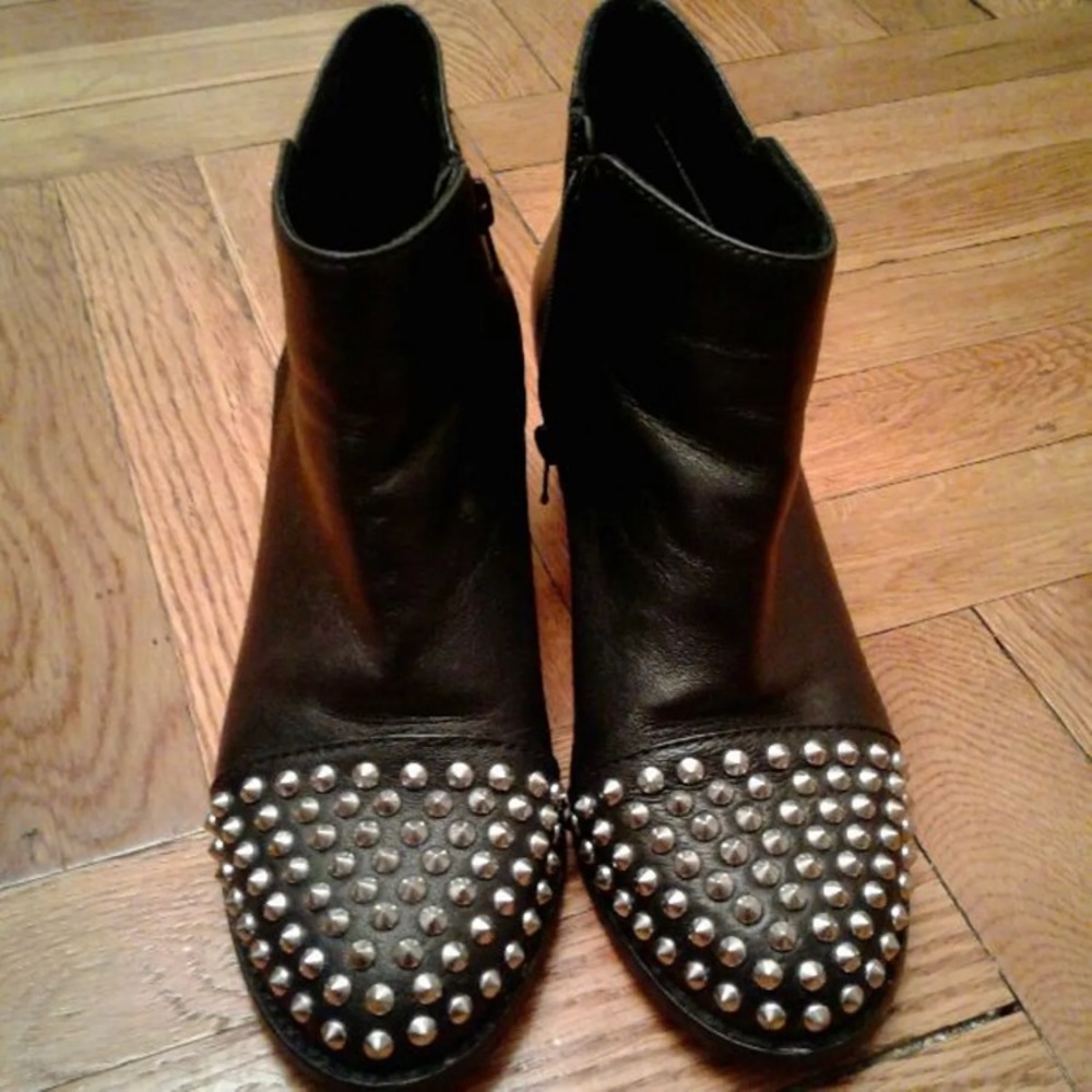 Steve Madden studded boots sz 7